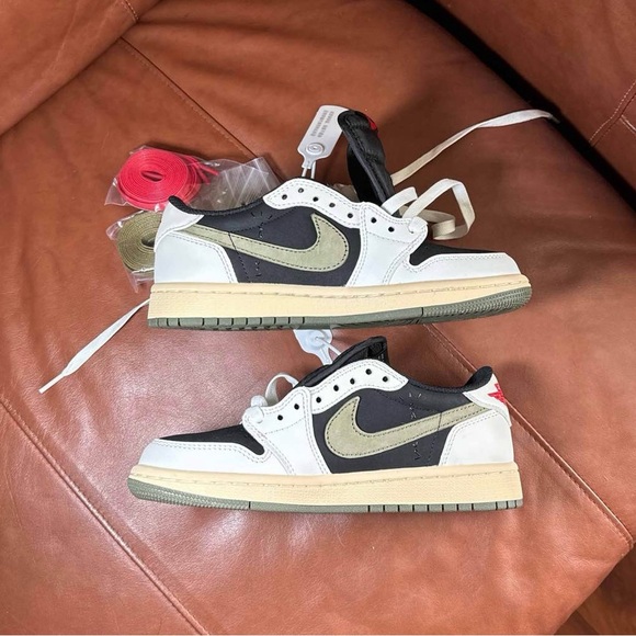 Jordan Shoes - Travis Scott x Air Jordan 1’s